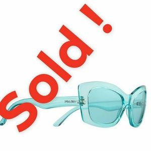 Prada sunglasses 🌞